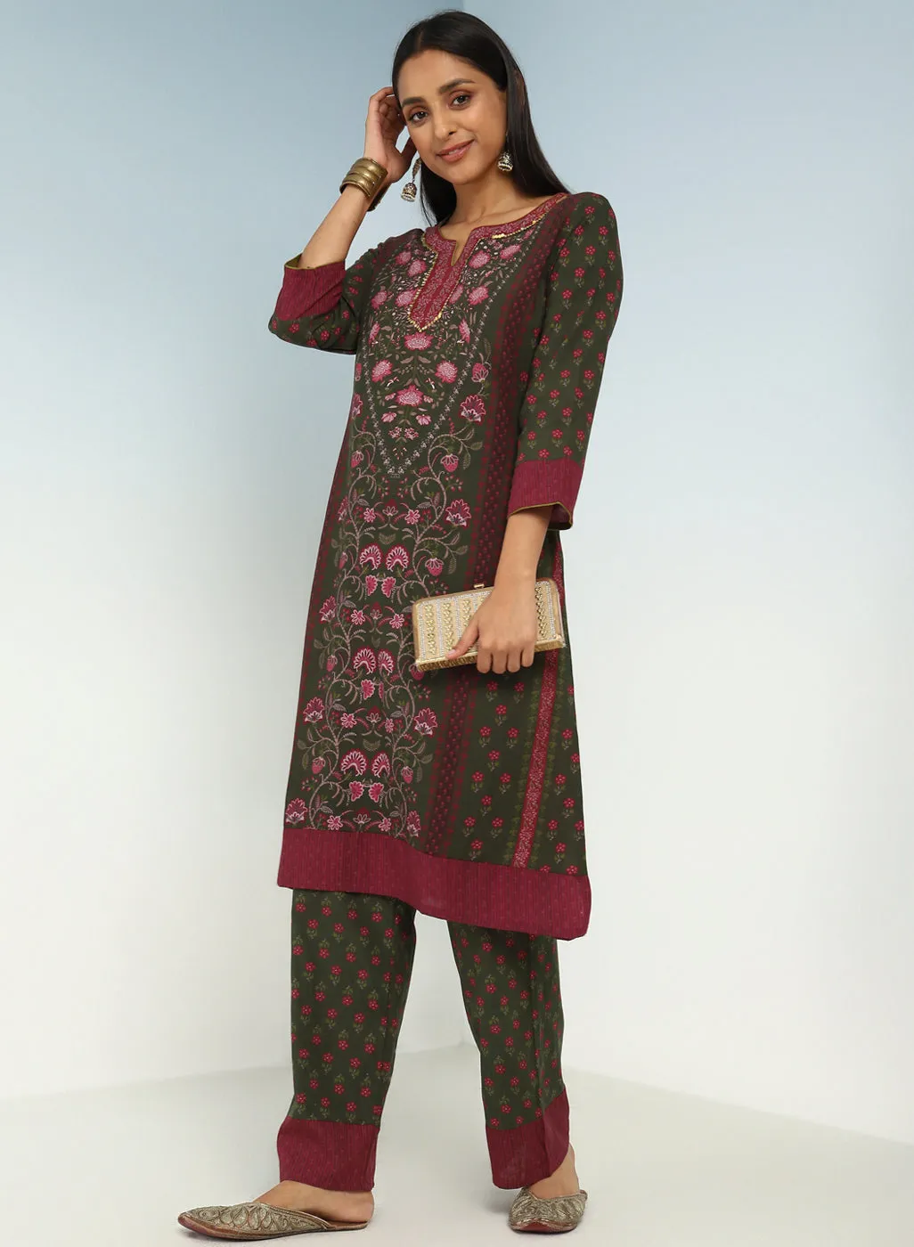 Green Kurta Set with Round neck and Contrast Front Placket