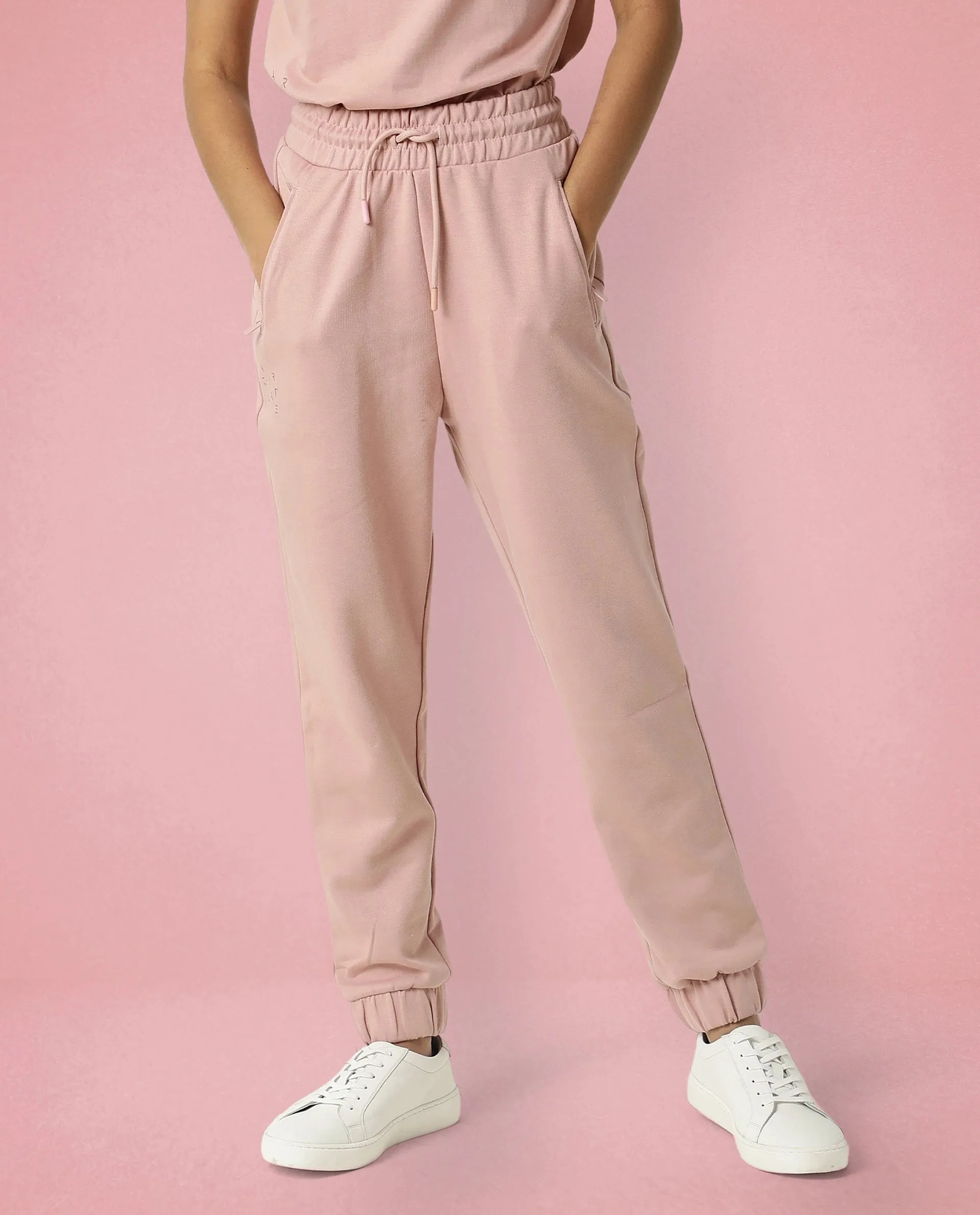 Rareism Women Creta Dusky Pink Cotton Blend Fabric Relaxed Fit Solid Mid Rise Ankle Length Track Pant